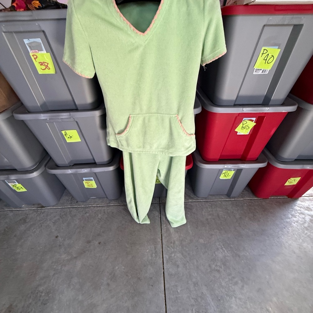 Green V-Neck Lounge Set90